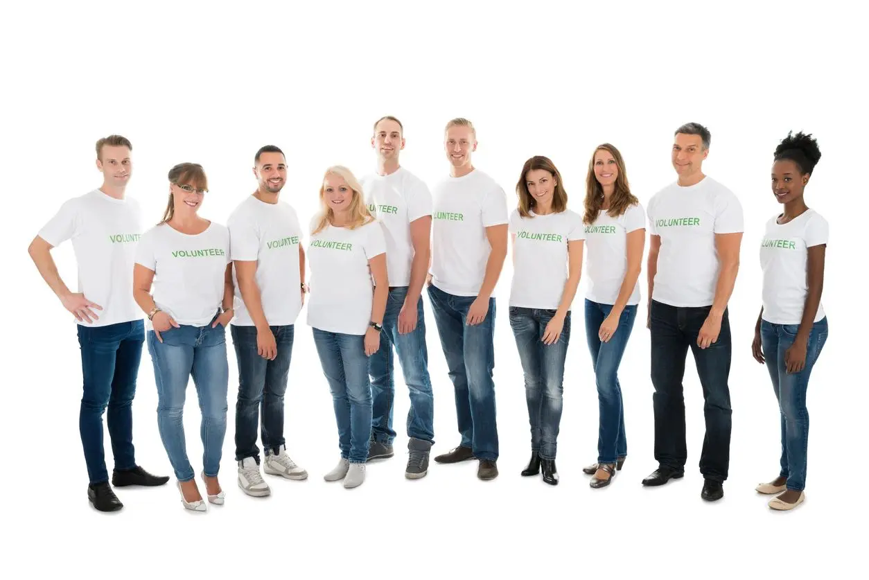 fm=f_BNWzlnD A group of people wearing white shirts and jeans.